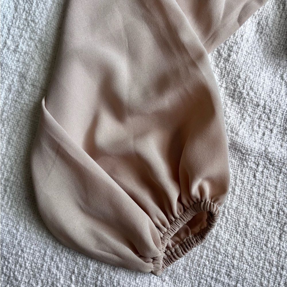 Remidoo Tan Crop Top With A Tie In The‎ Back. Long Sleeves. NWT Size Small - Picture 3 of 5